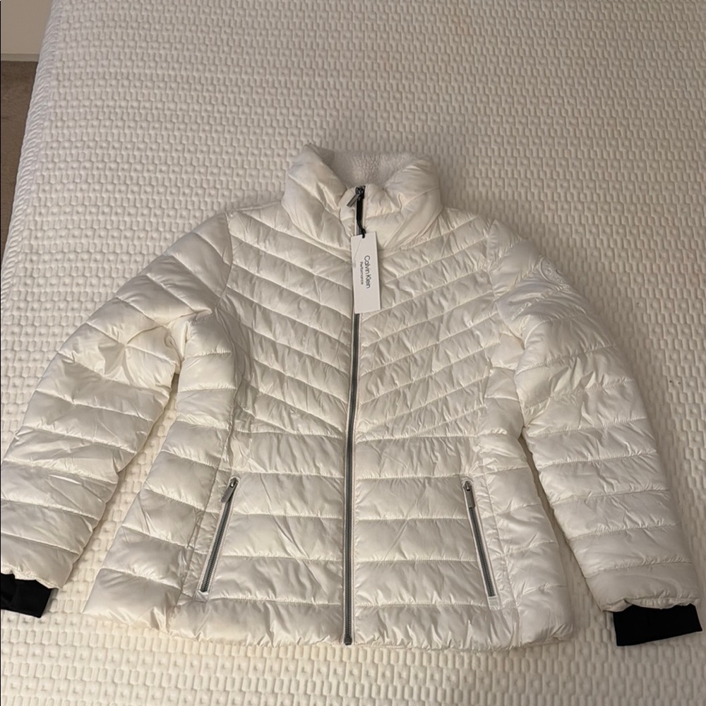 Calvin Klein Performance Walker Jacket Women's White Puffer Jacket ( new)